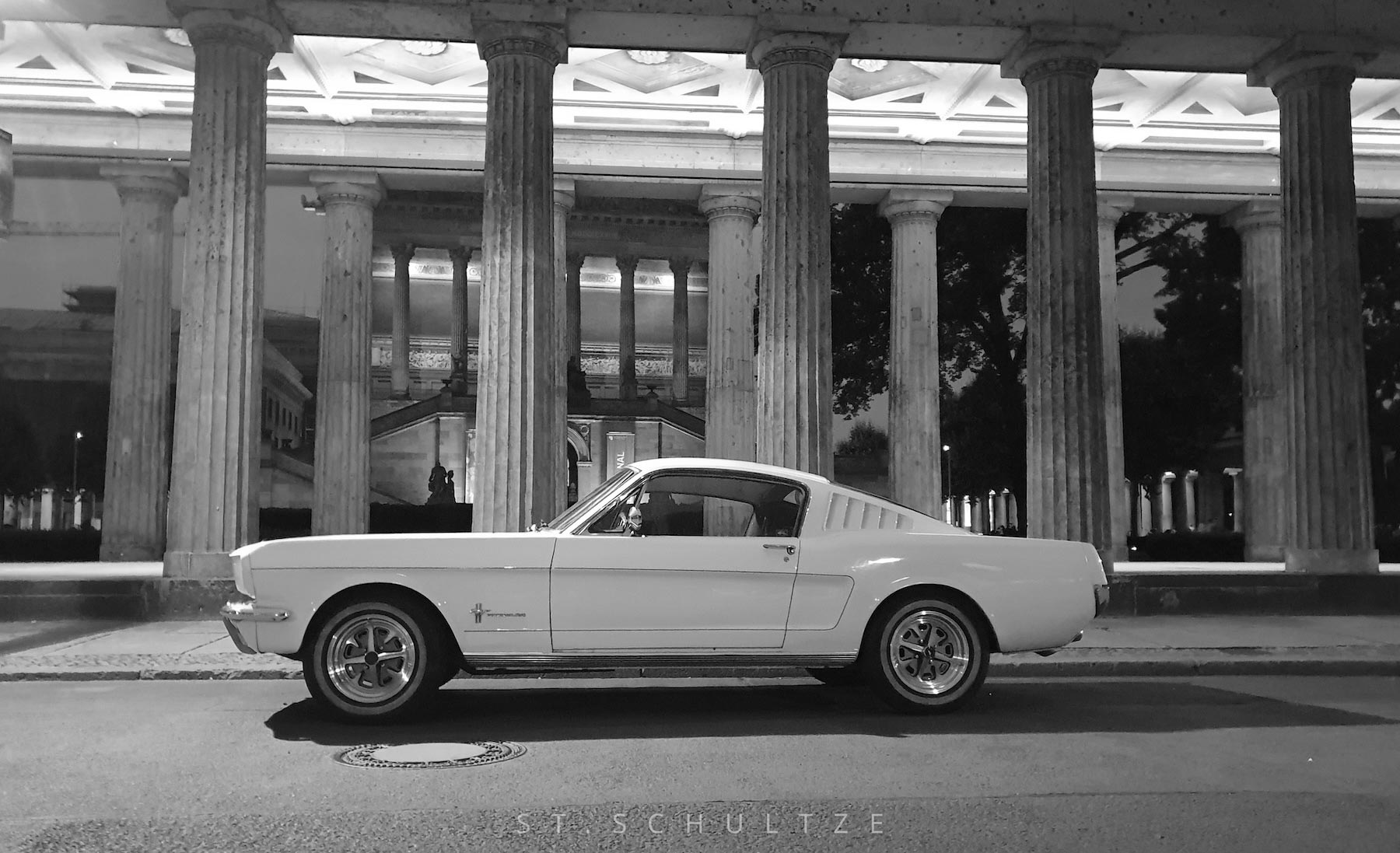 Ford Mustang oldtimer vintage car, stang, mustang, ford mustang oldtimer, ford mustang sportscar, mustanglovers, Berlin oldtimer, mobility, car photography. iconic photography
