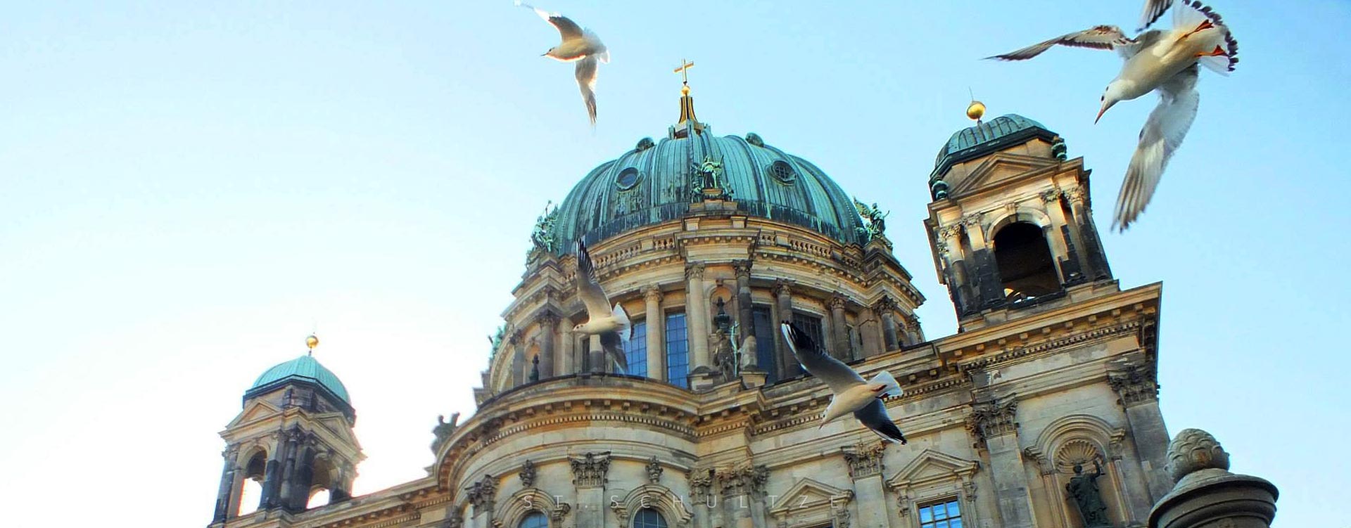 Berlin dome, Berliner Dom, doves, moewen, Architecture photography, sightseeing, Architektur, Photography by St.Schultze