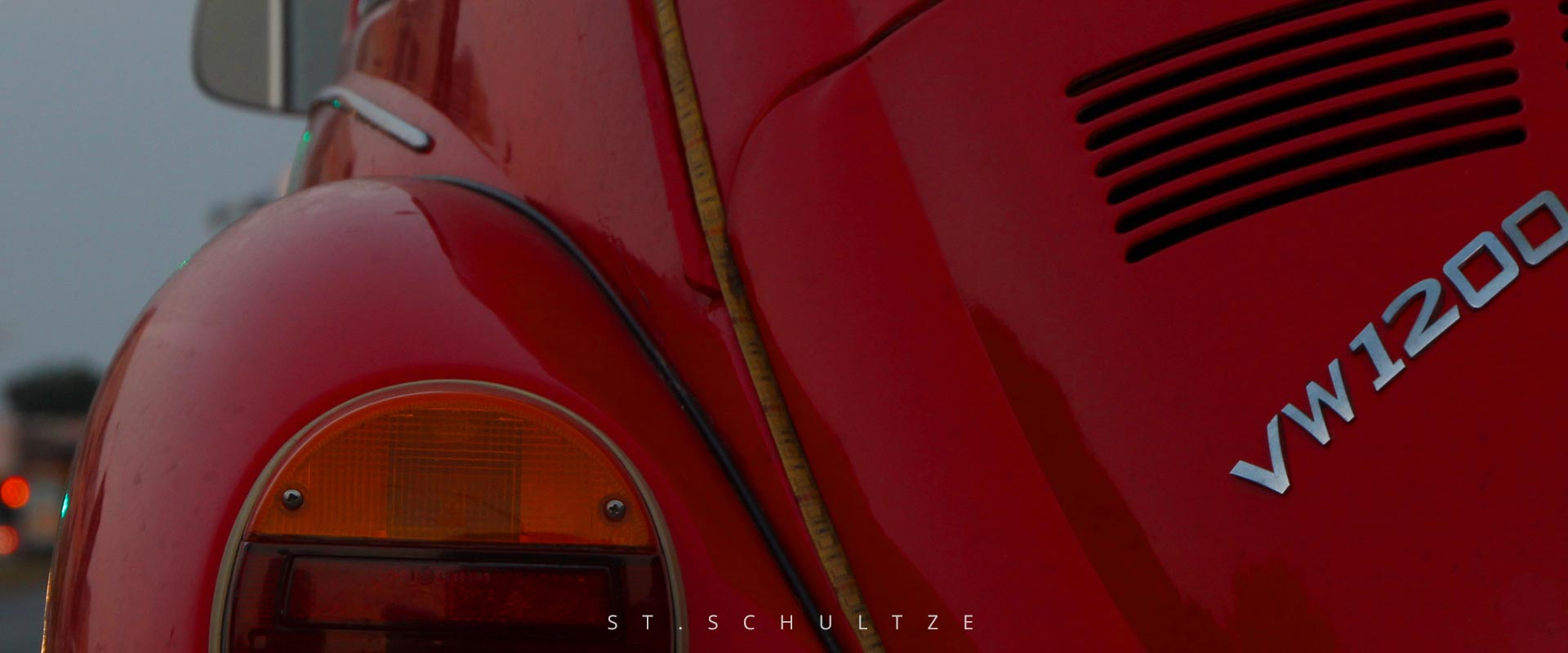 vintage VW Beetle oldtimer in Berlin, vw kaefer, berlin city, fernsehturm, tvtower, iconic, automobile, mobility, berlin moments – PHOTOGRAPHY by Stefan Schultze. vintage car, Berlin oldtimer, mobility, car photography. iconic photography