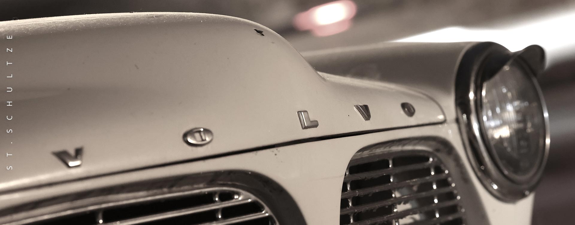 creme Volvo oldtimer vintage car, swedish car, Berlin oldtimer, mobility, car photography. iconic photography