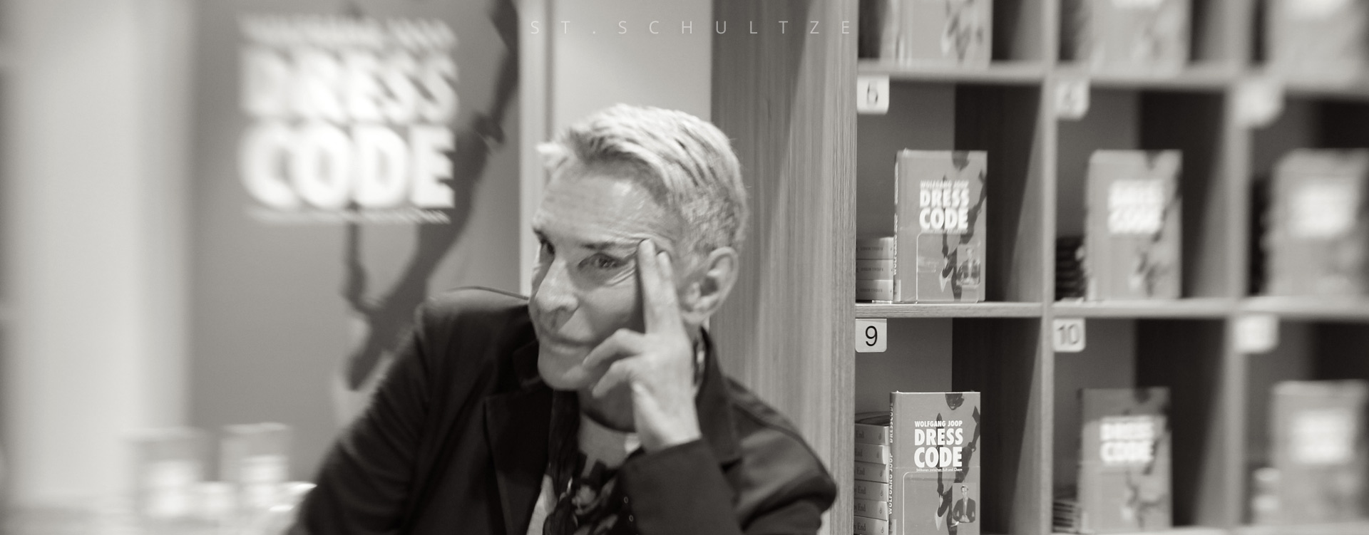 Memory to an encounter with fashion icon Wolfgang Joop. I was at the introduction of his book "Dresscode&quot