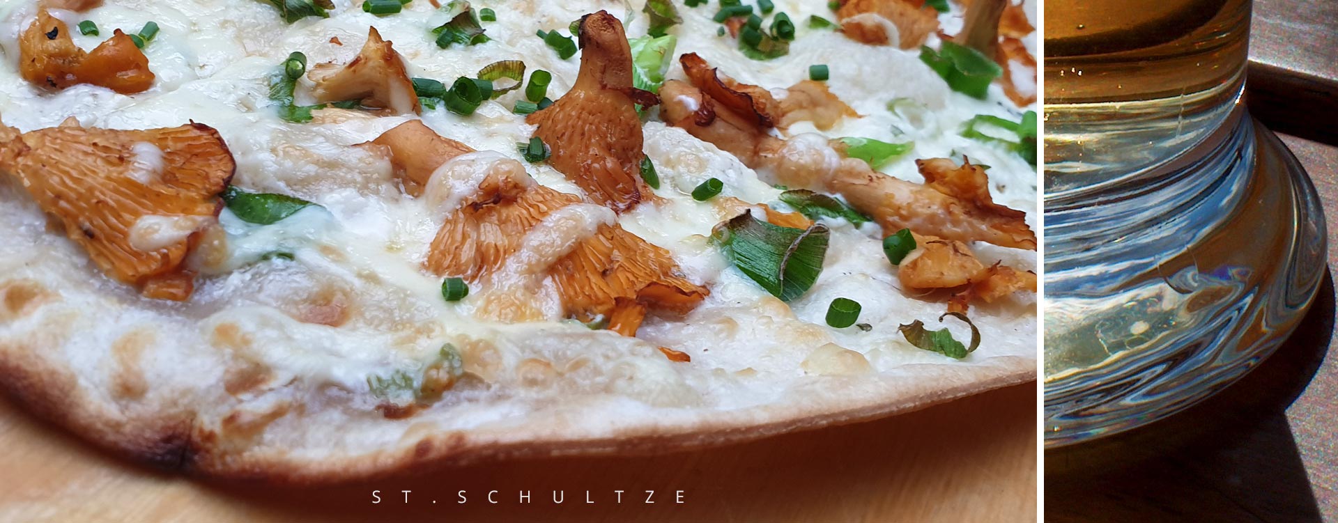 flammkuchen mit Pfifferlingen, flammkuchen mit pilzen, restaurant, nightout, goodfood, ligth summerfood, food photography by Stefan Schultze, Salat, salad, tomato, basil, basilikum, dressing, cheese, summervibe, summerfood, foit, healthy food, food photography by Stefan Schultze