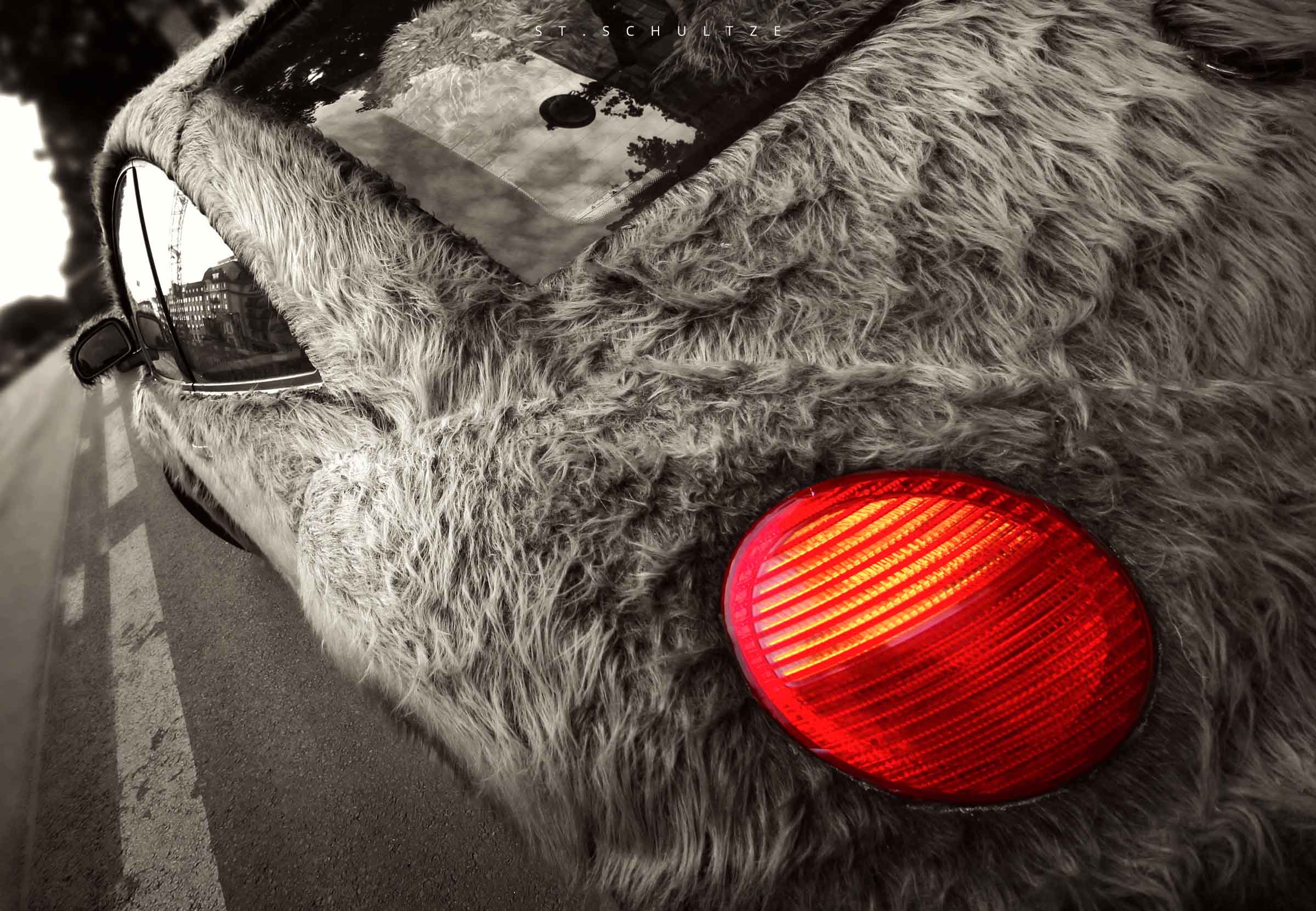 VW new beetle, fake pelz, fakefur, furbeetle, fashion car, style car, custom car, classiccar, car photography, autofotografie, automotive phtography, carphotography, car design photography, design, autodesign, iconic design, automotive photography by Stefan Schultze, Berlin