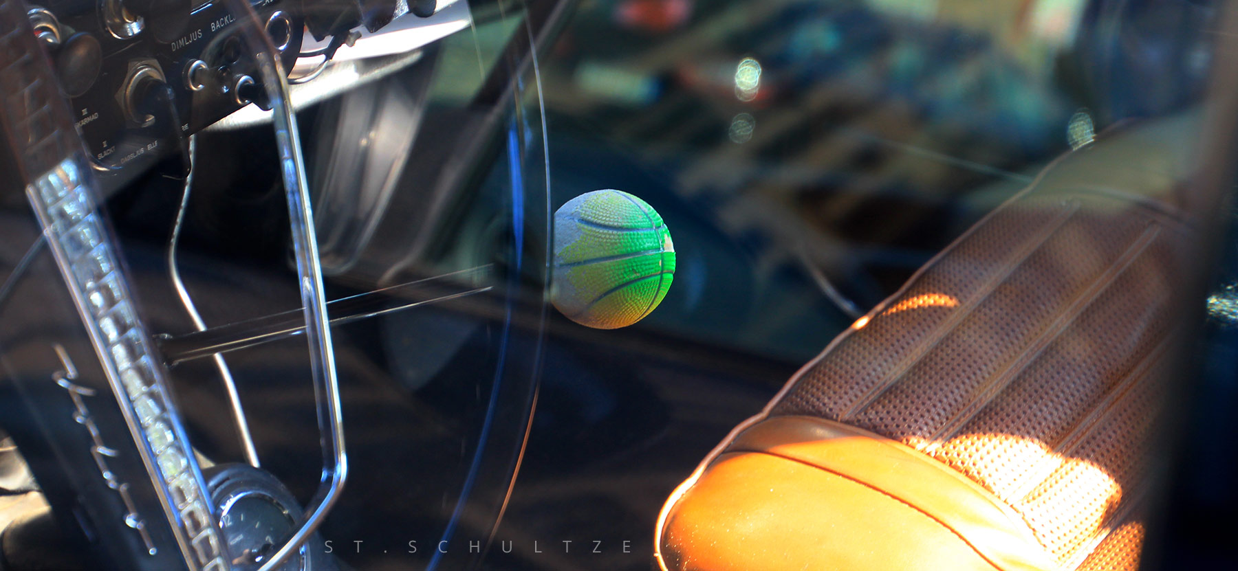 Volvo oldtimer vintage car, swedish car, Berlin oldtimer, mobility, car photography. iconic photography, basketball